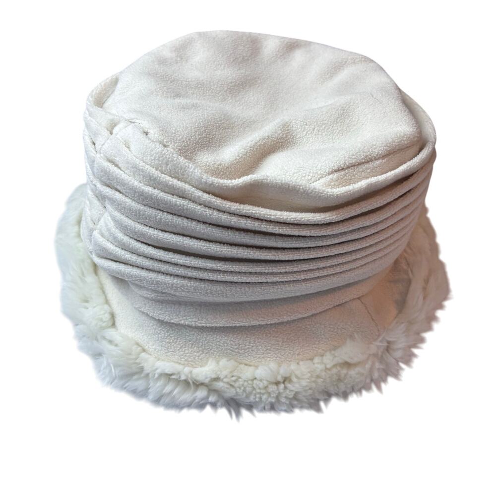 Isotoner Signature Ultra Dry Water Repellant Ivory Bucket Hat Womens Gatsby OS